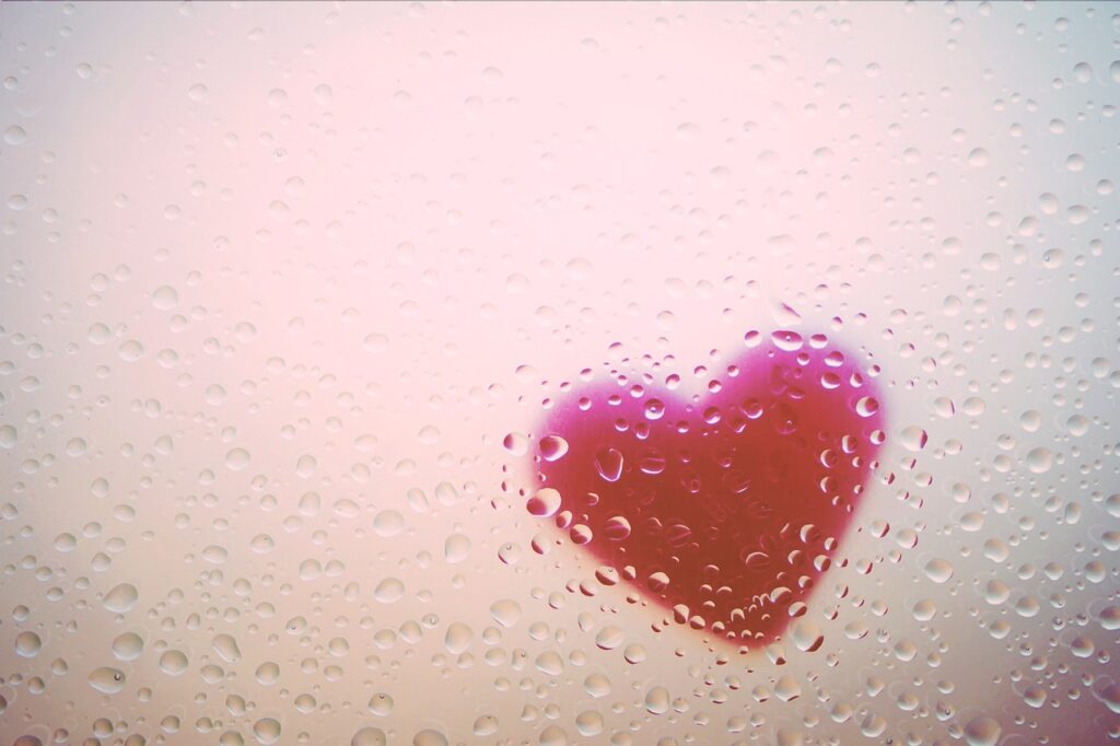 heart window rain drops love 5190672